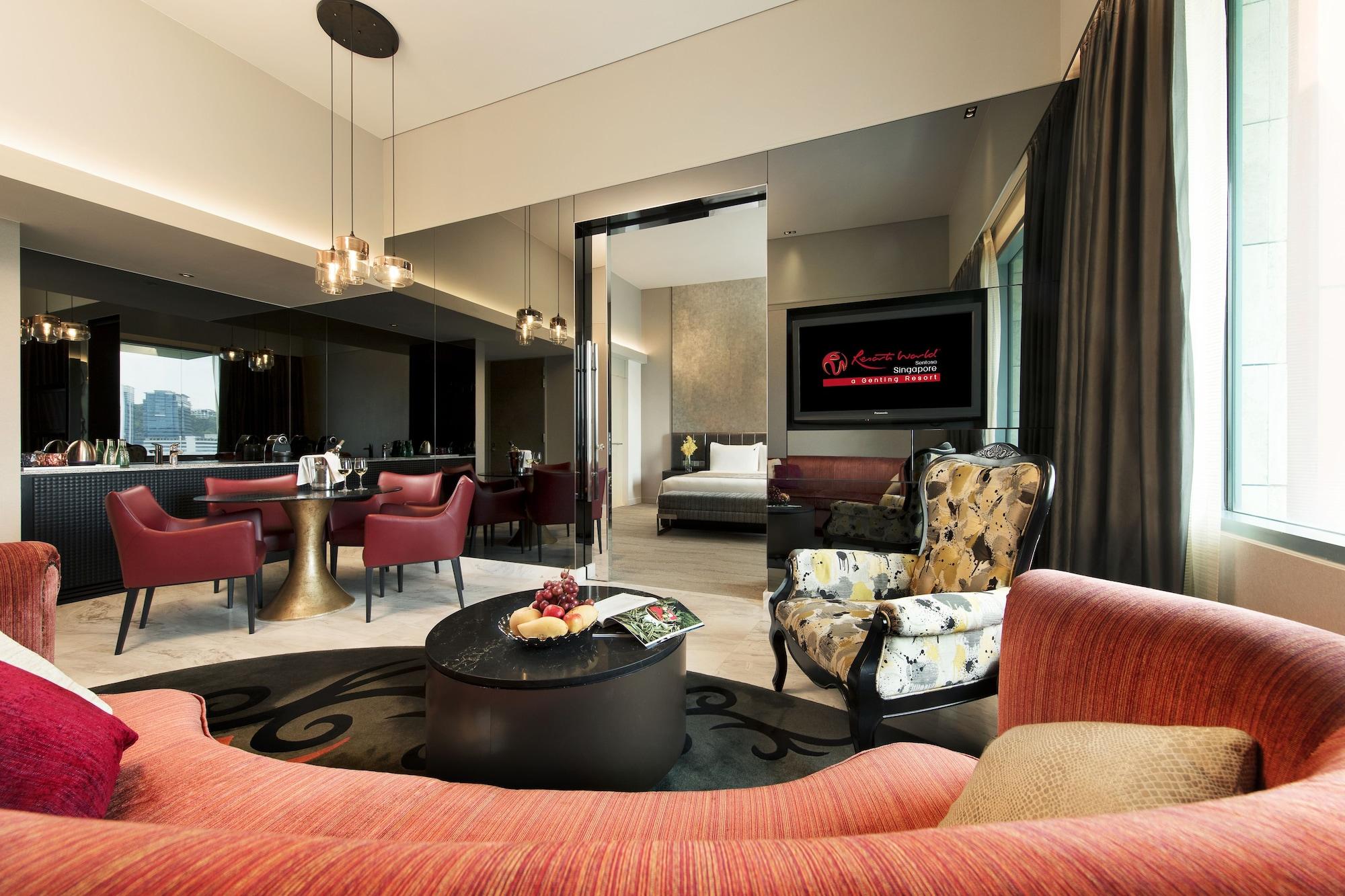 Resorts World Sentosa - Hotel Сингапур Екстериор снимка Suite